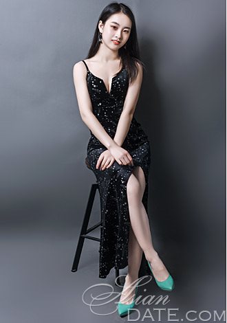 Gorgeous profiles pictures: Thai dating partner Yichen